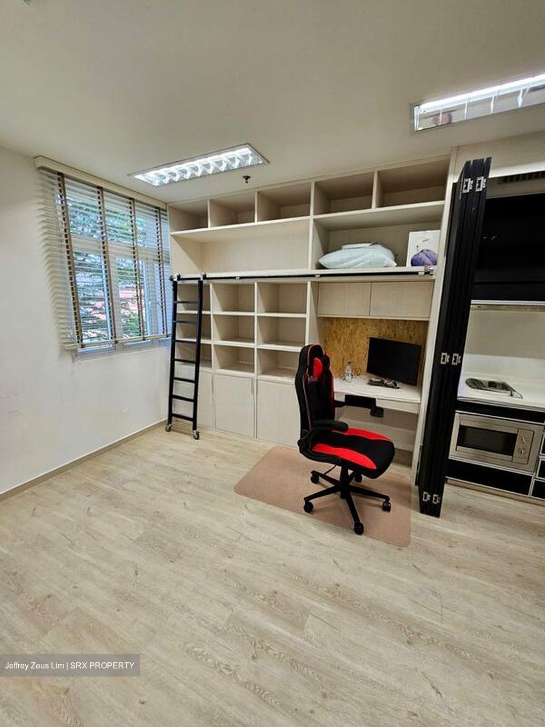 Soho Life (D15), Office #521084231